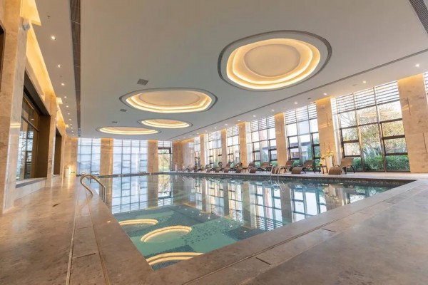 重庆美女的秘密武器：面部按摩，让你焕发青春光彩